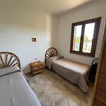 In Sardegna Piano Terra Con Giardino