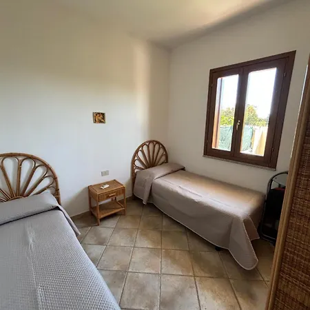 Sardegna Piano Terra Con Giardino