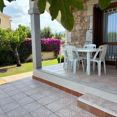 Sardegna Piano Terra Con Giardino * Posada (Sardinia)