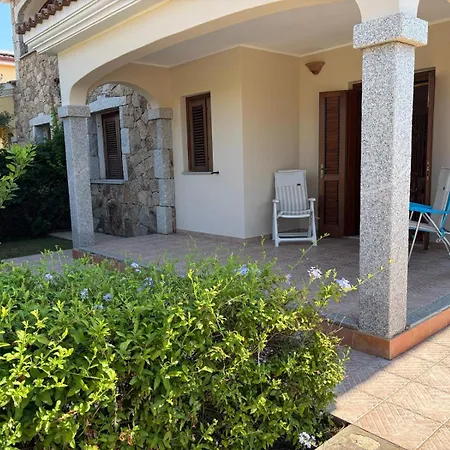 別荘 In Sardegna Piano Terra Con Giardino *