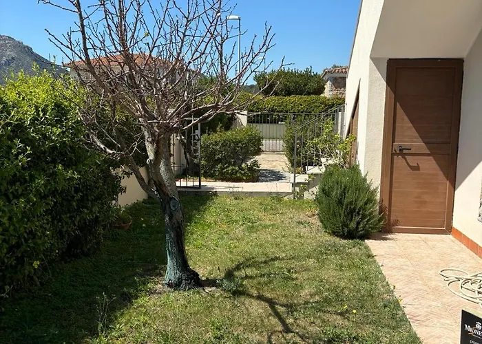 Nyaraló In Sardegna Piano Terra Con Giardino Posada
